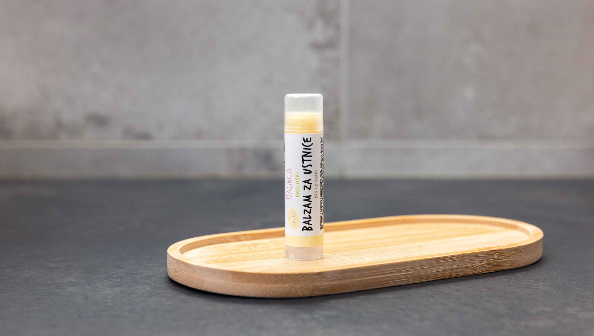 NOVO! BIO BALZAM ZA USTNICE
Za mehke in gladke ustnice, prijetne na otip - brez občutka lepljivosti.