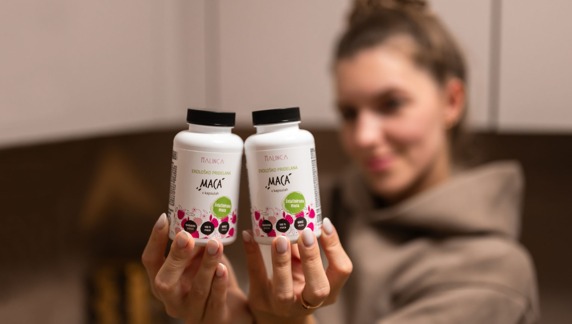 MACA V KAPSULAH 40 % CENEJE
Naravna rešitev za hormonsko ravnovesje, energijo in večjo vzdržljivost.
Prepričala je tako ženske kot moške.