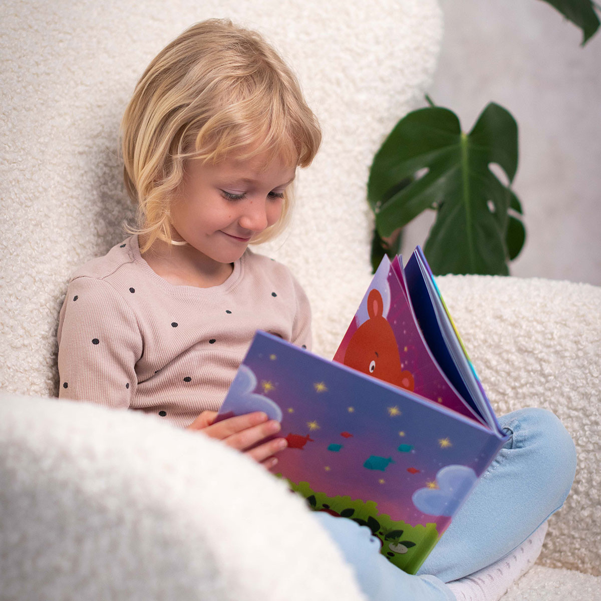 Paket multivitamini in knjiga za otroke