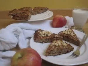 Enostaven jabolčno cimetov kolač