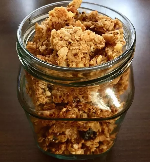 Domača veganska granola 