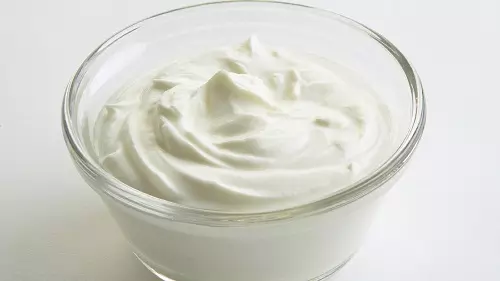 Jogurt z živimi bakterijami za ugodno počutje in zdravo črevesno floro