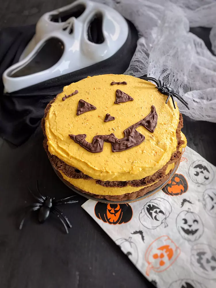 Bučna Halloween torta