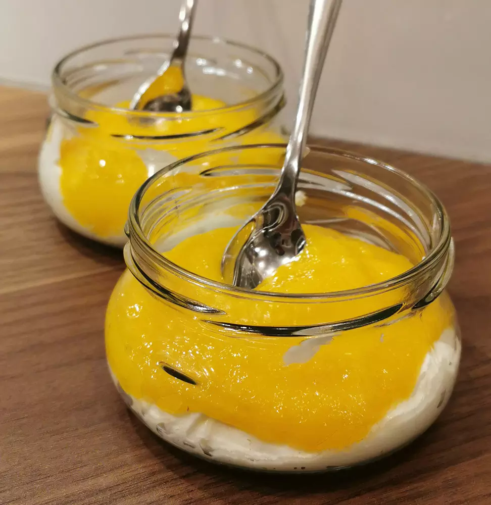 Mangova sladica z mascarponejem 