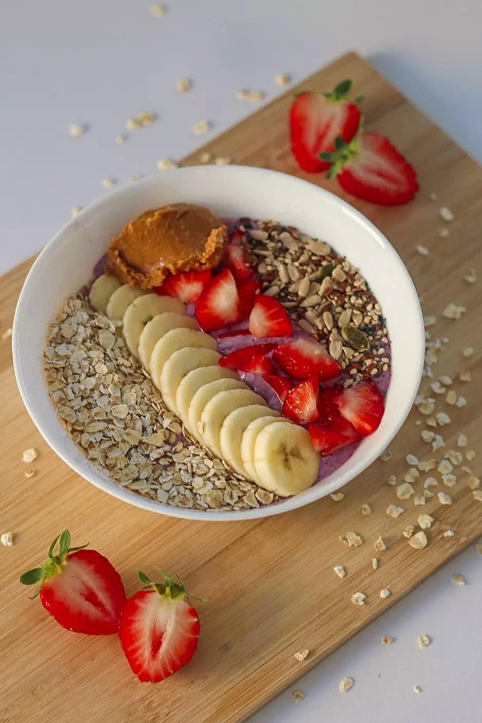 Borovničev smoothie bowl