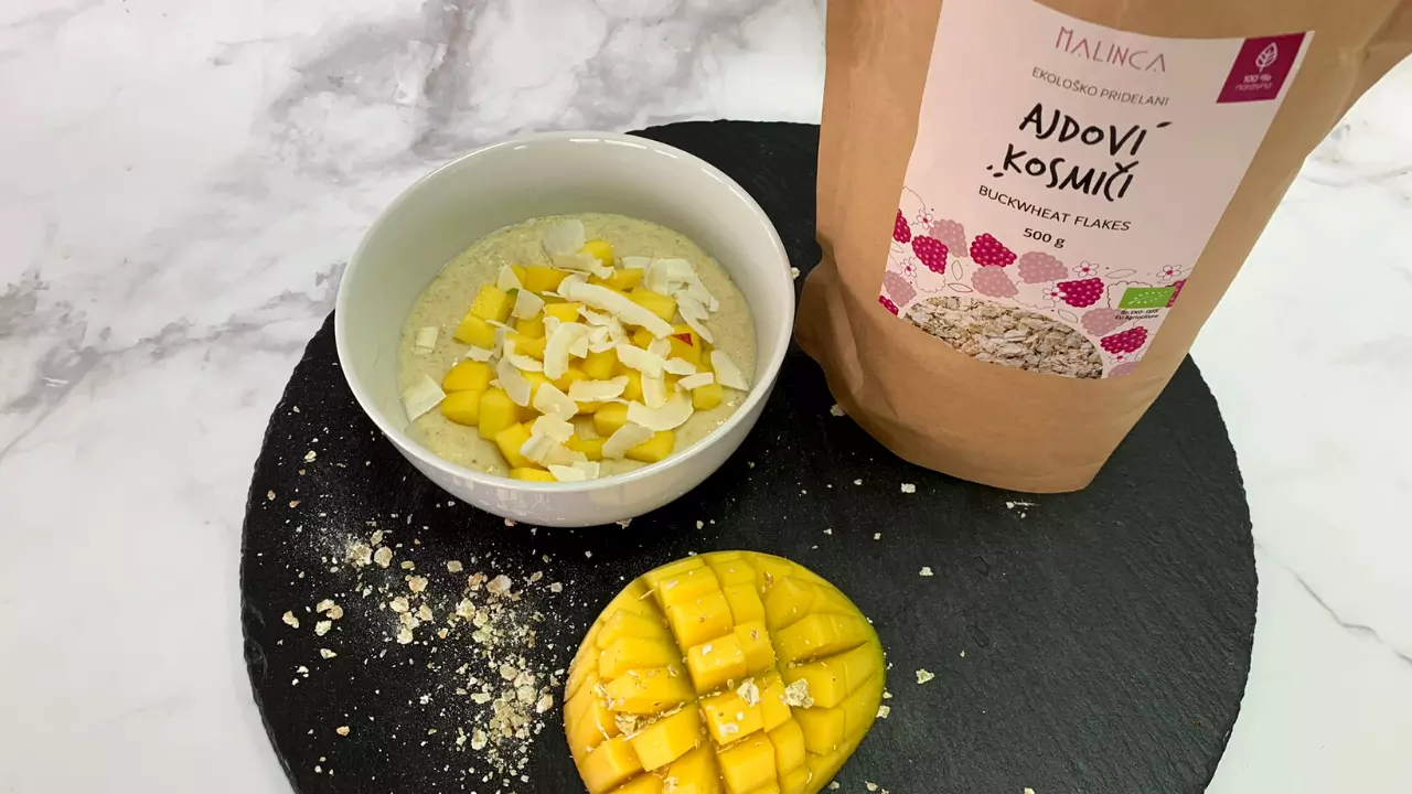 VIDEO: Otroci jih obožujejo: ajdovi mango kosmiči v dveh minutah