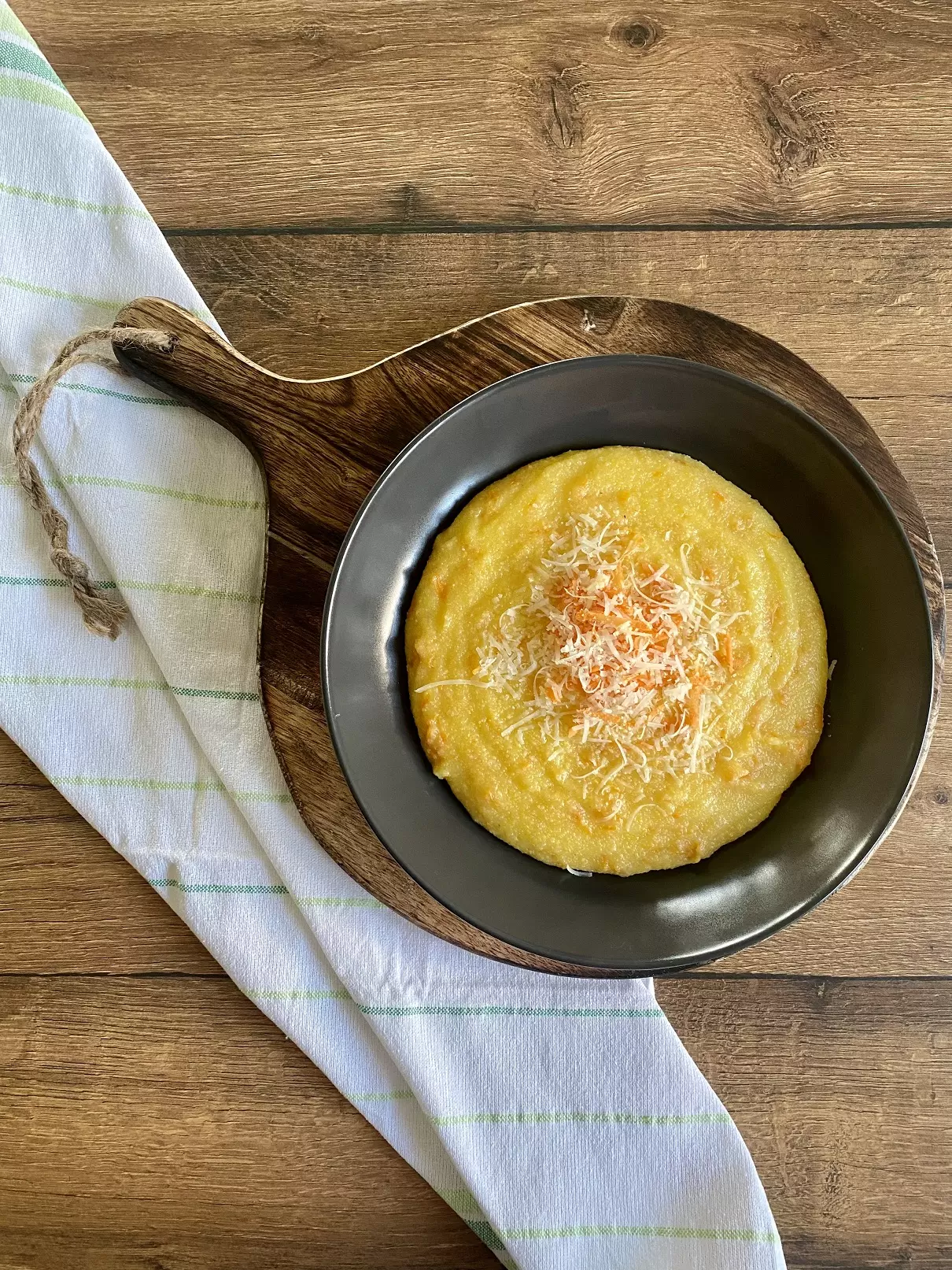 Polenta s korenčkom in parmezanom