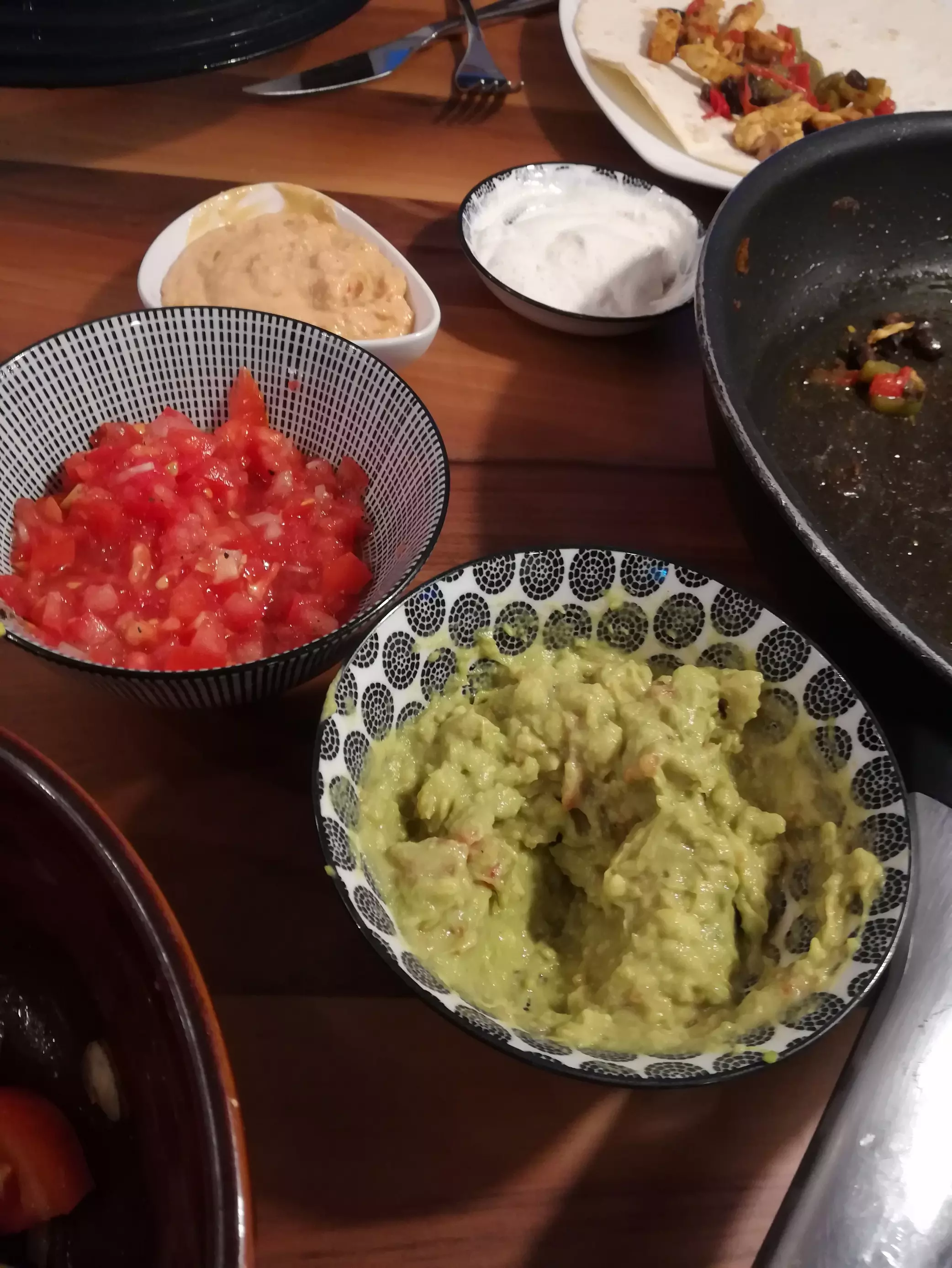 Domači guacamole (avokadova mehiška pomaka)