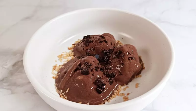 VIDEO: Hausgemachtes Schokoladeneis 