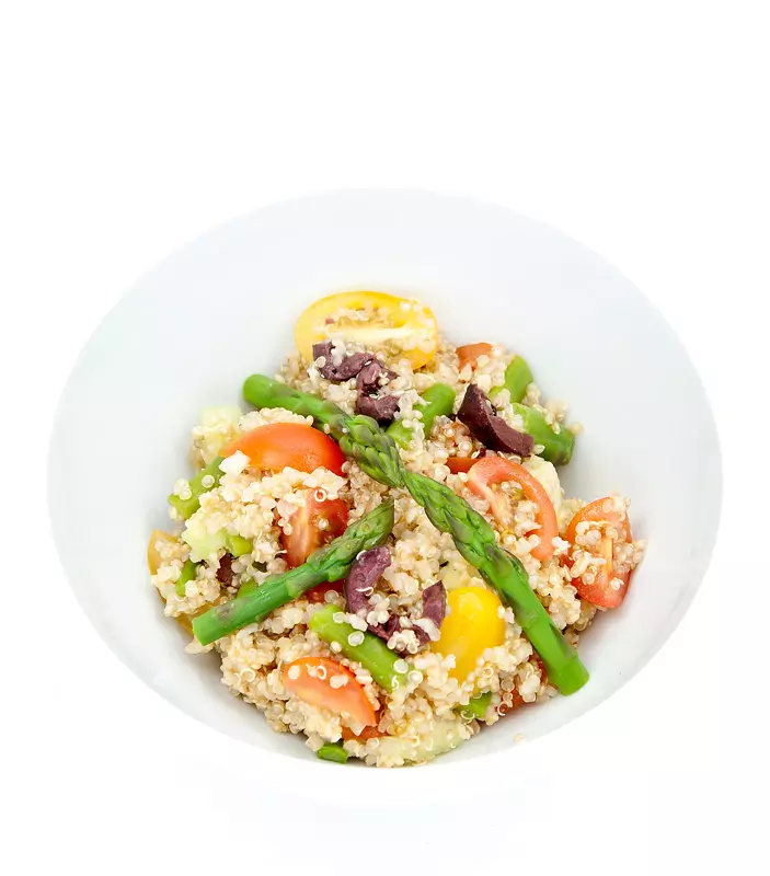 Spomladanska kvinojina solata