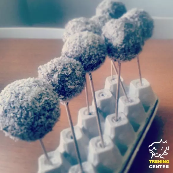 Čokoladno-kokosove mini tortce (cakepops)