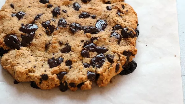 VIDEO: LCHF Monster Cookie