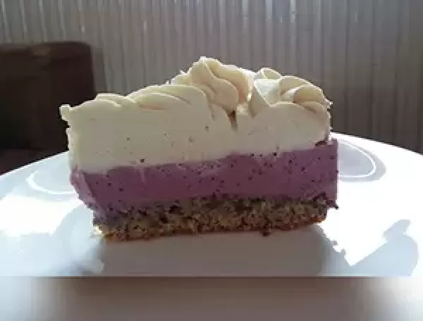 Low carb torta z gozdnimi sadeži 