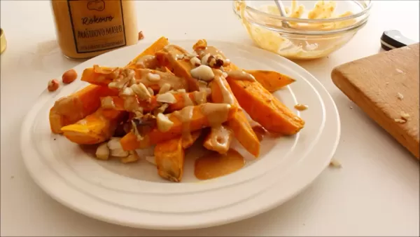 VIDEO: Süßkartoffeln mit Erdnusssoße