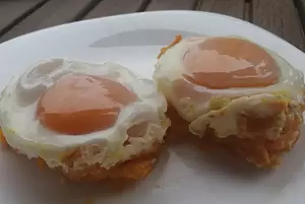 Jajčka s sladkim krompirčkom