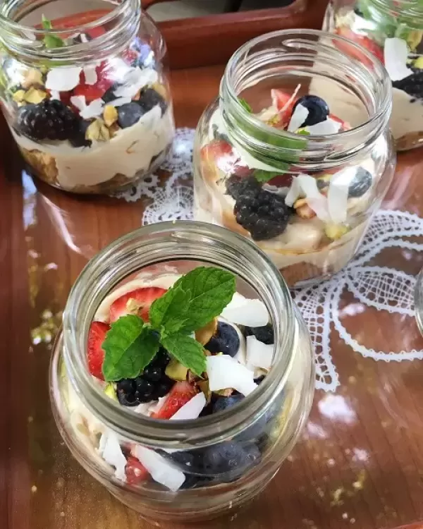 Fotografija Enostavni veganski tiramisu v kozarčkih
