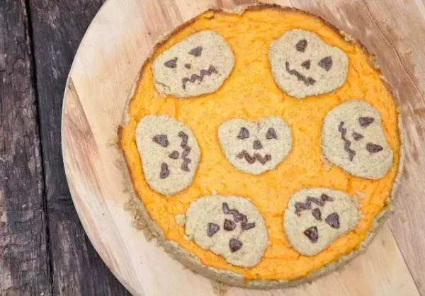 Kürbis-Orangen-Kuchen zu Halloween