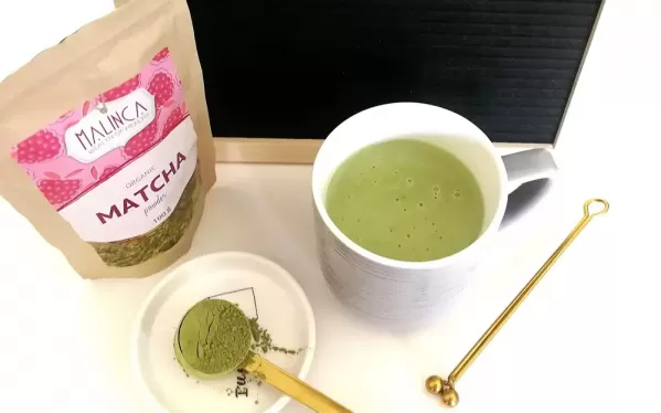 Vroča matcha čokolada