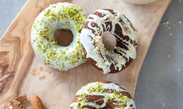 VIDEO: Mandelmehl-Donuts aus dem Ofen