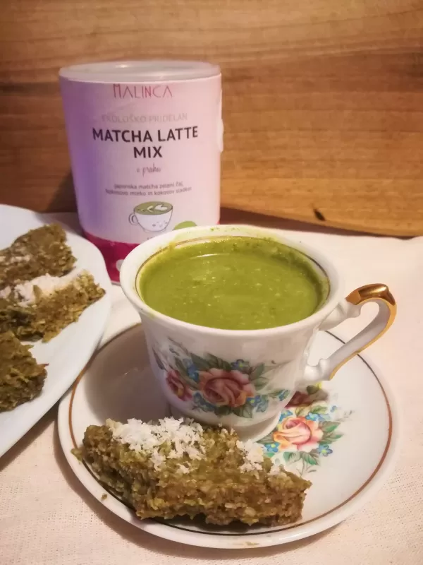 Energijski prigrizek z Matcha latte mixom