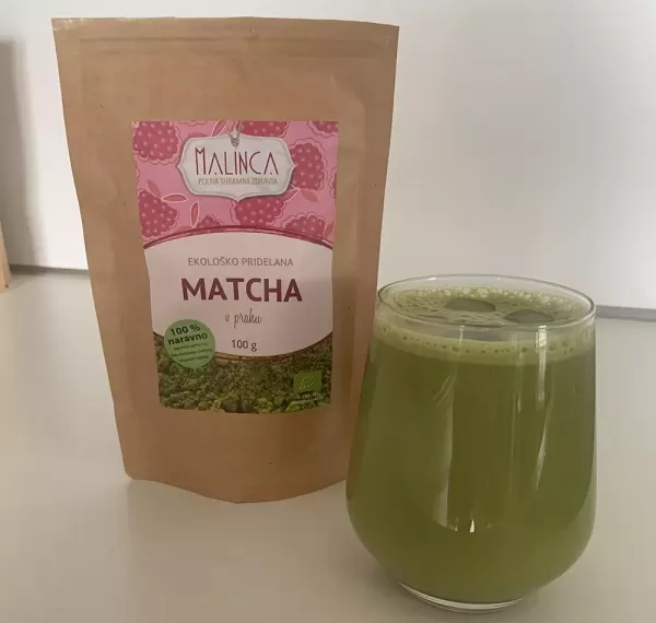 Ohlajen napitek z Matcha latte mixom