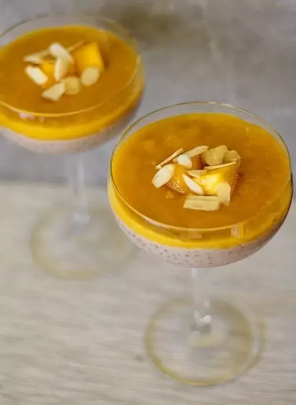 Mango chia puding