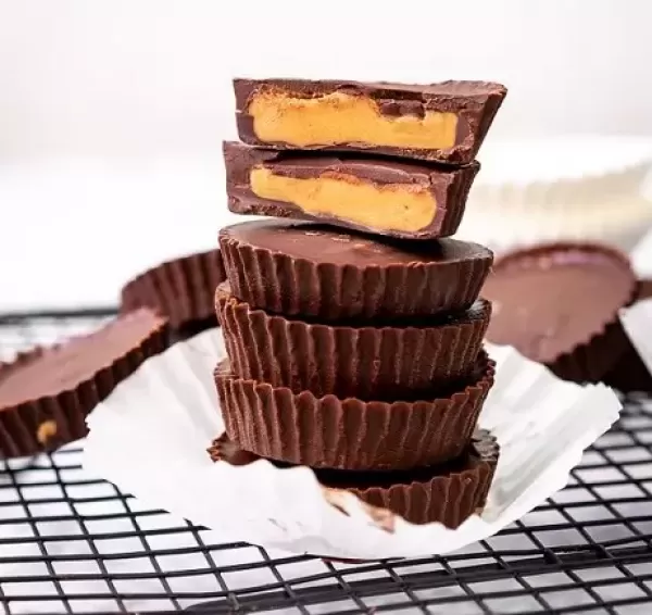 Gesunde Peanut Butter Cups ohne Backen