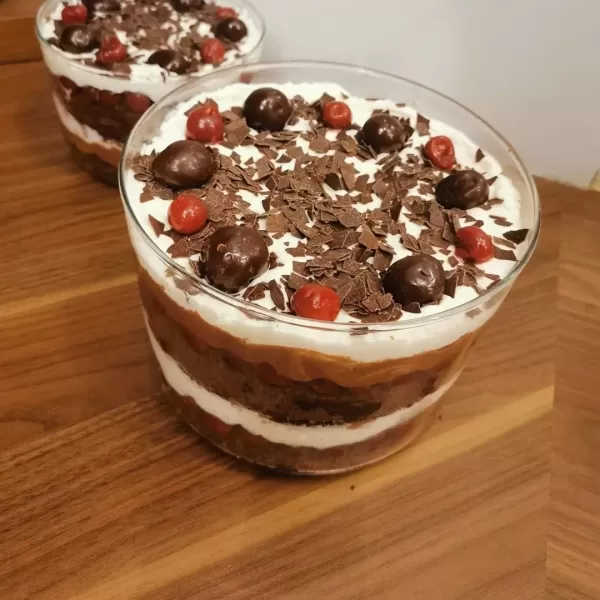 Trifle črni gozdiček