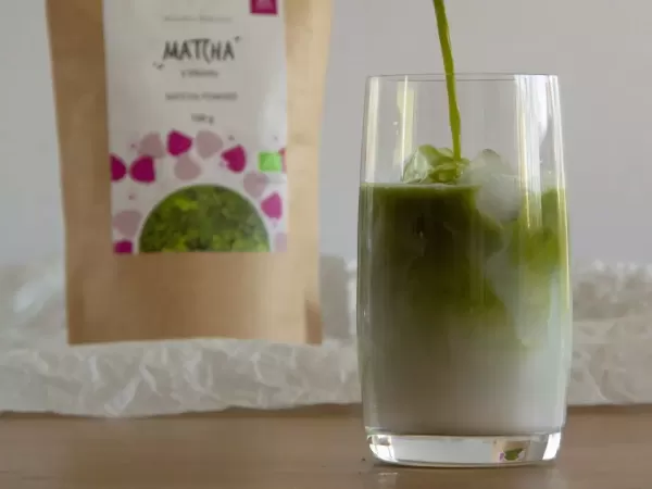 Ledeni matcha latte