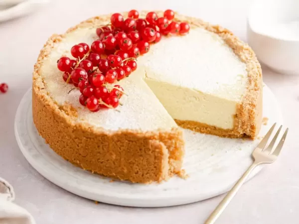 Preprosti skutni cheesecake brez sladkorja