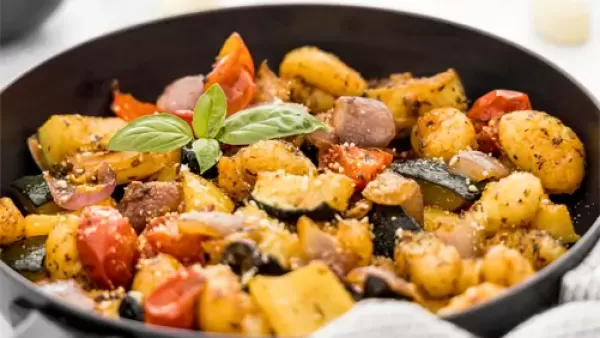 Vegane Gnocchi aus dem Ofen mit Gemüse