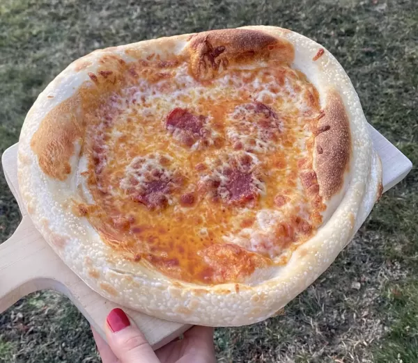 Domača pepperoni pizza