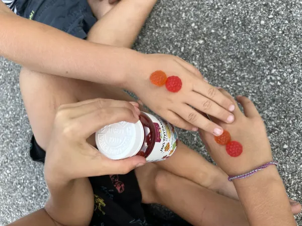 Preverili smo: razlike med multivitamini za otroke v Sloveniji …