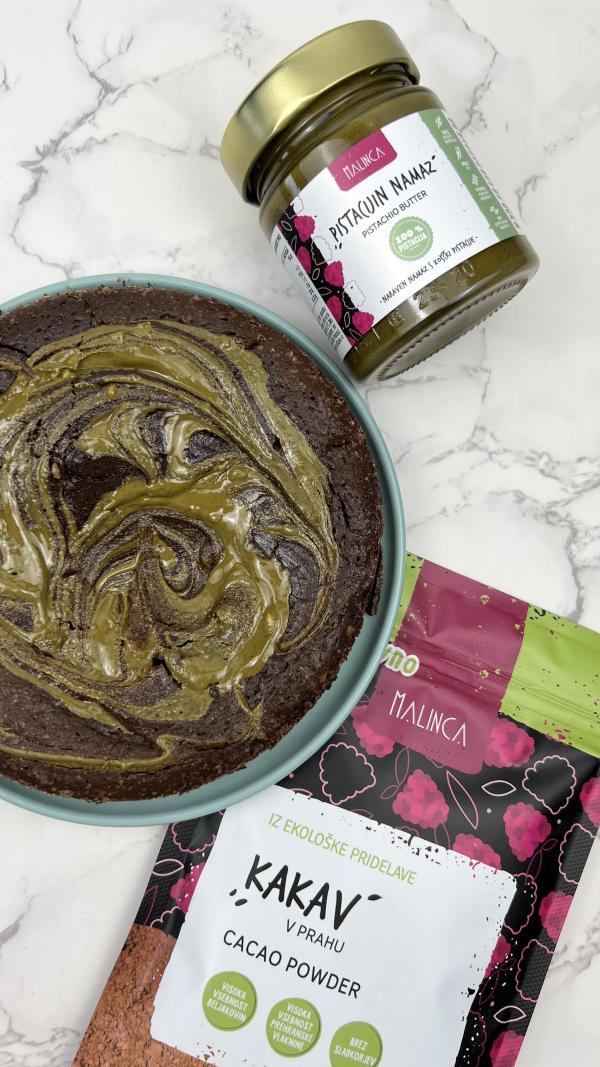 Čokoladni brownie s pistacijo