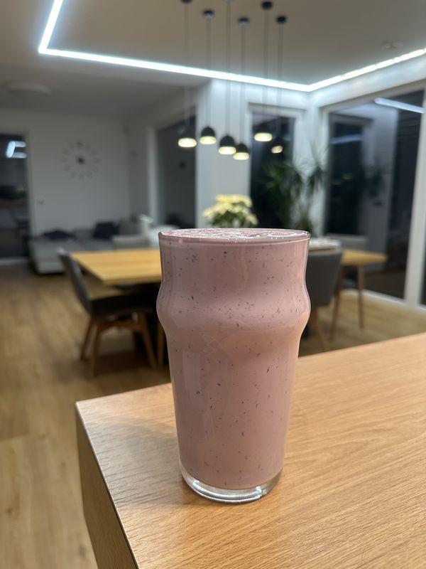 Fotografija Beljakovinski borovničev smuti