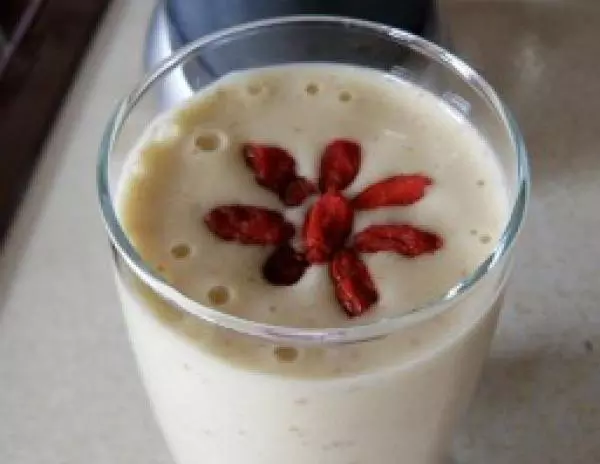 Beljakovinski smoothie ananas 