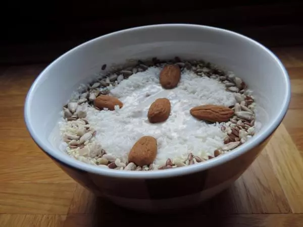 Recept za bananine ovsene kosmiče z grškim jogurtom