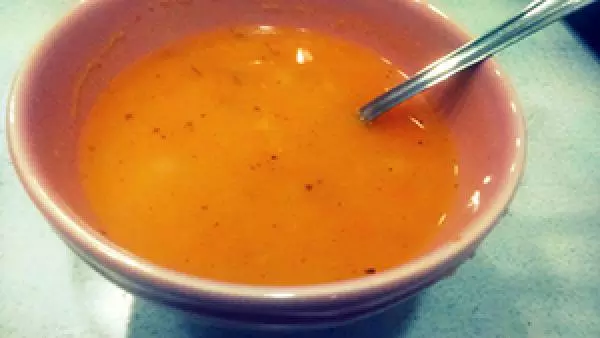 Korenčkova juha z zdrobom