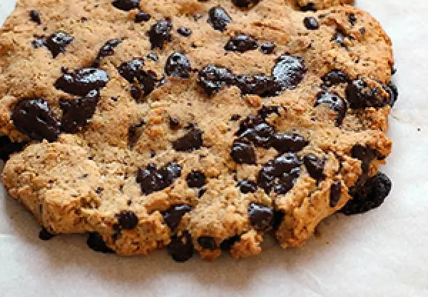 VIDEO: LCHF monster cookie